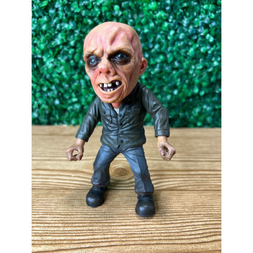 Jason Voorhees Friday The 13TH Mezco Toyz Action Figure Ultimate Toy Horror